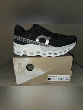On Cloudmonster 2 Women’s Running Shoes Sz 9.5 Black Frost/Max Cushion Trainers